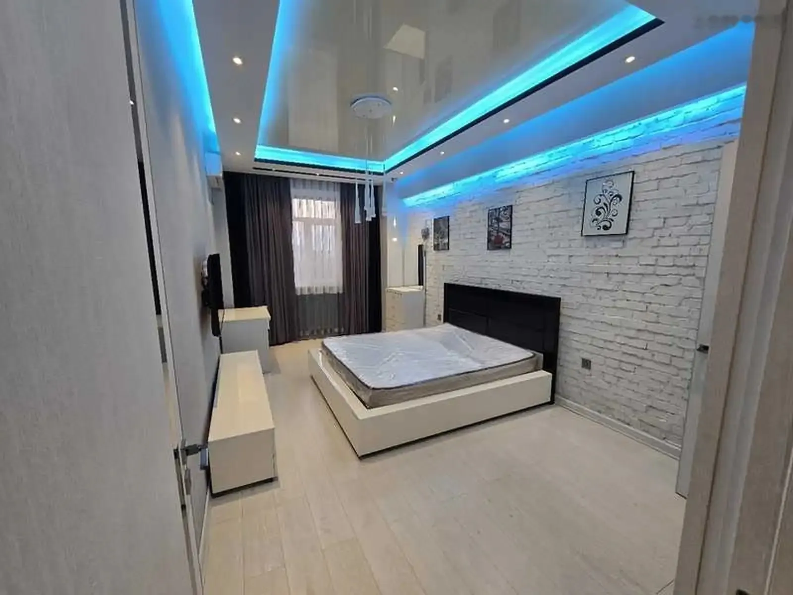 3-комн. квартира, 8 этаж, 118м², Дом печати