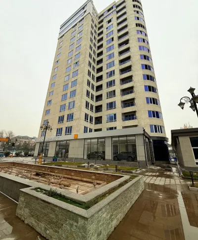 3-комн. квартира, 2 этаж, 108 м², Цирк