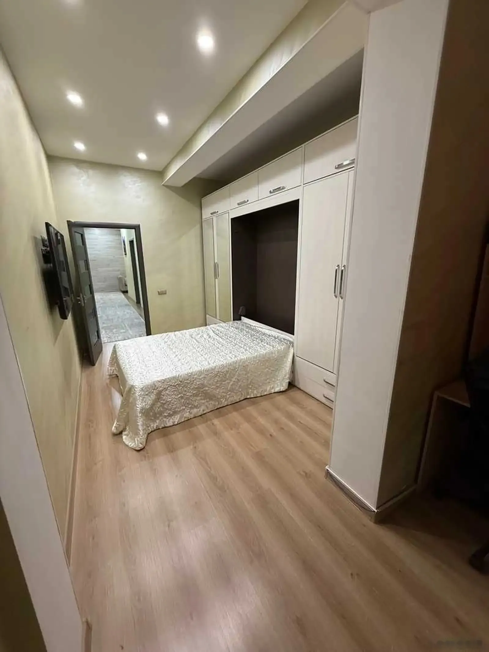 4-комн. квартира, 5 этаж, 120м², Водонасос