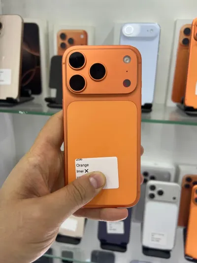 Apple iPhone 17 Pro, 256 gb, Cosmic Orange