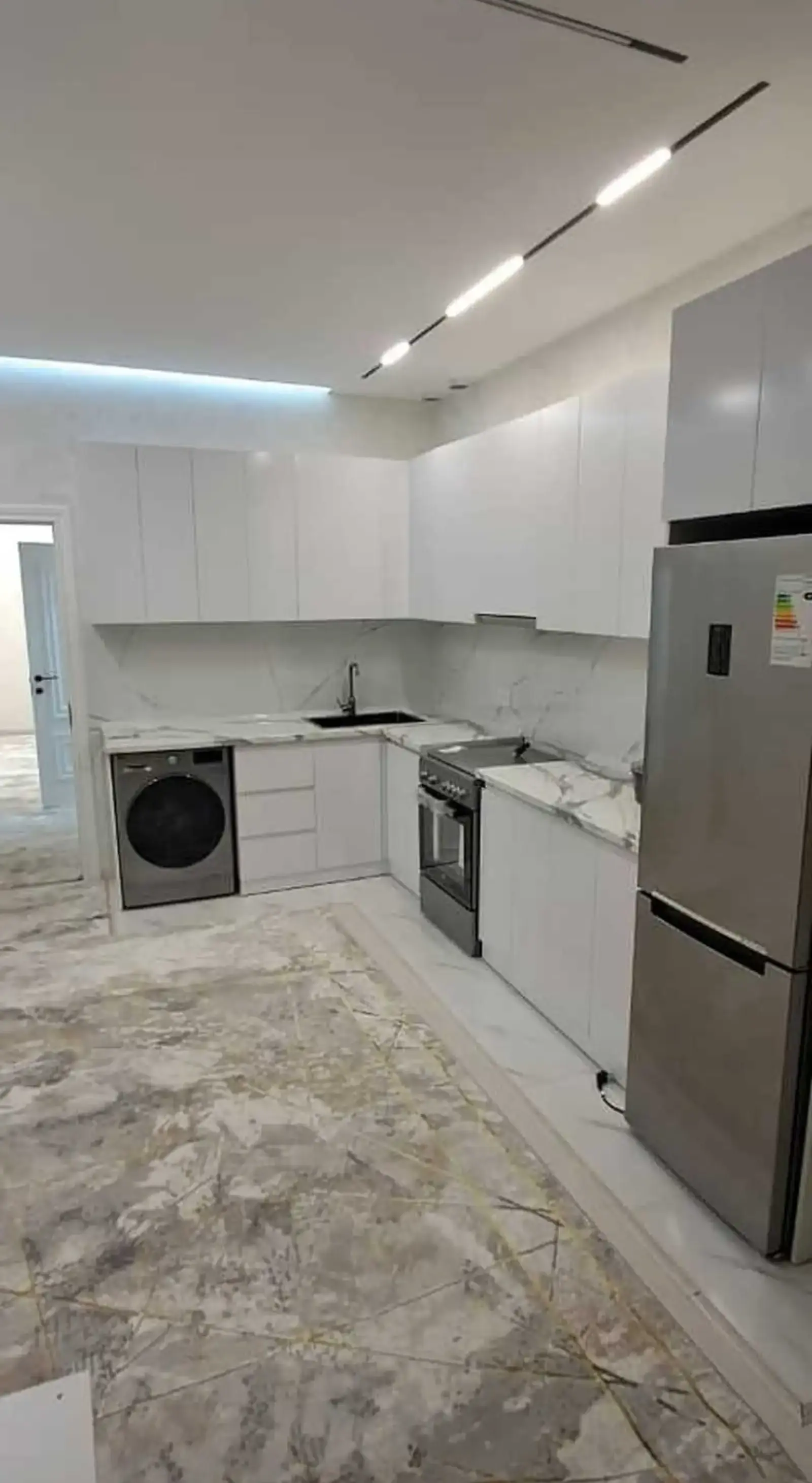 2-комн. квартира, 3 этаж, 80м², 33мкр колцевой Провсоюз Низоми ганчави