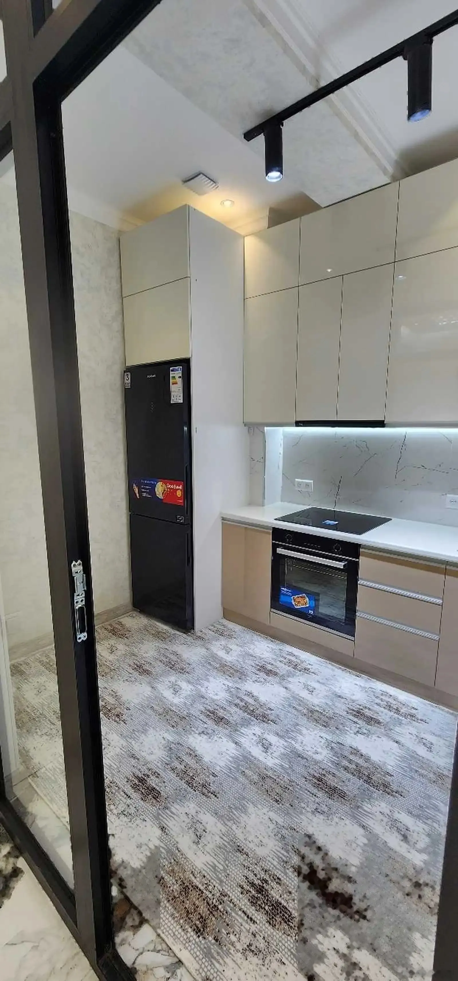 2-комн. квартира, 9 этаж, 63м², Доми Себистон ориентир ЦУМ