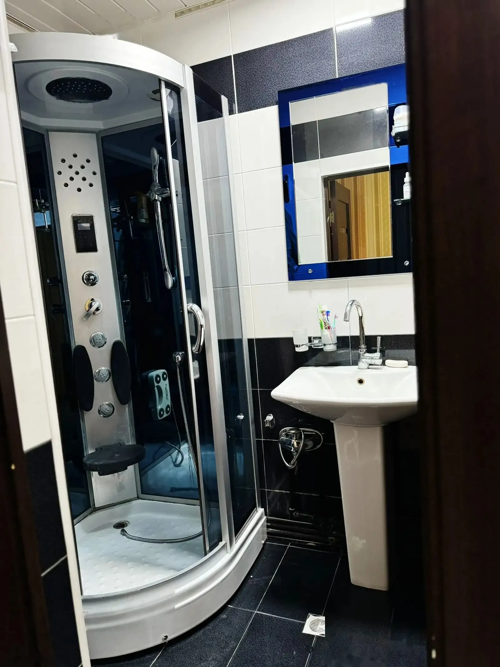 2-комн. квартира, 6 этаж, 85м², чордома