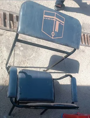 Стол и стул для молитвы