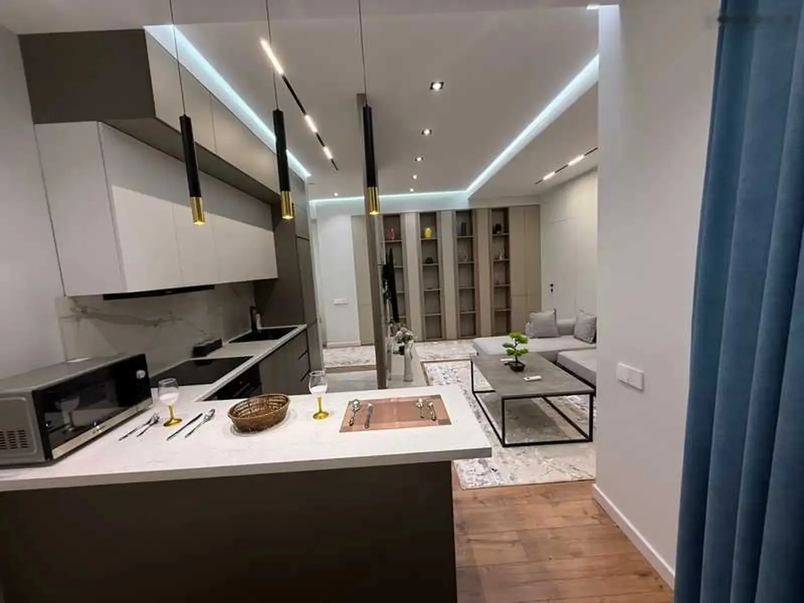 2-комн. квартира, 11 этаж, 77м², Овир