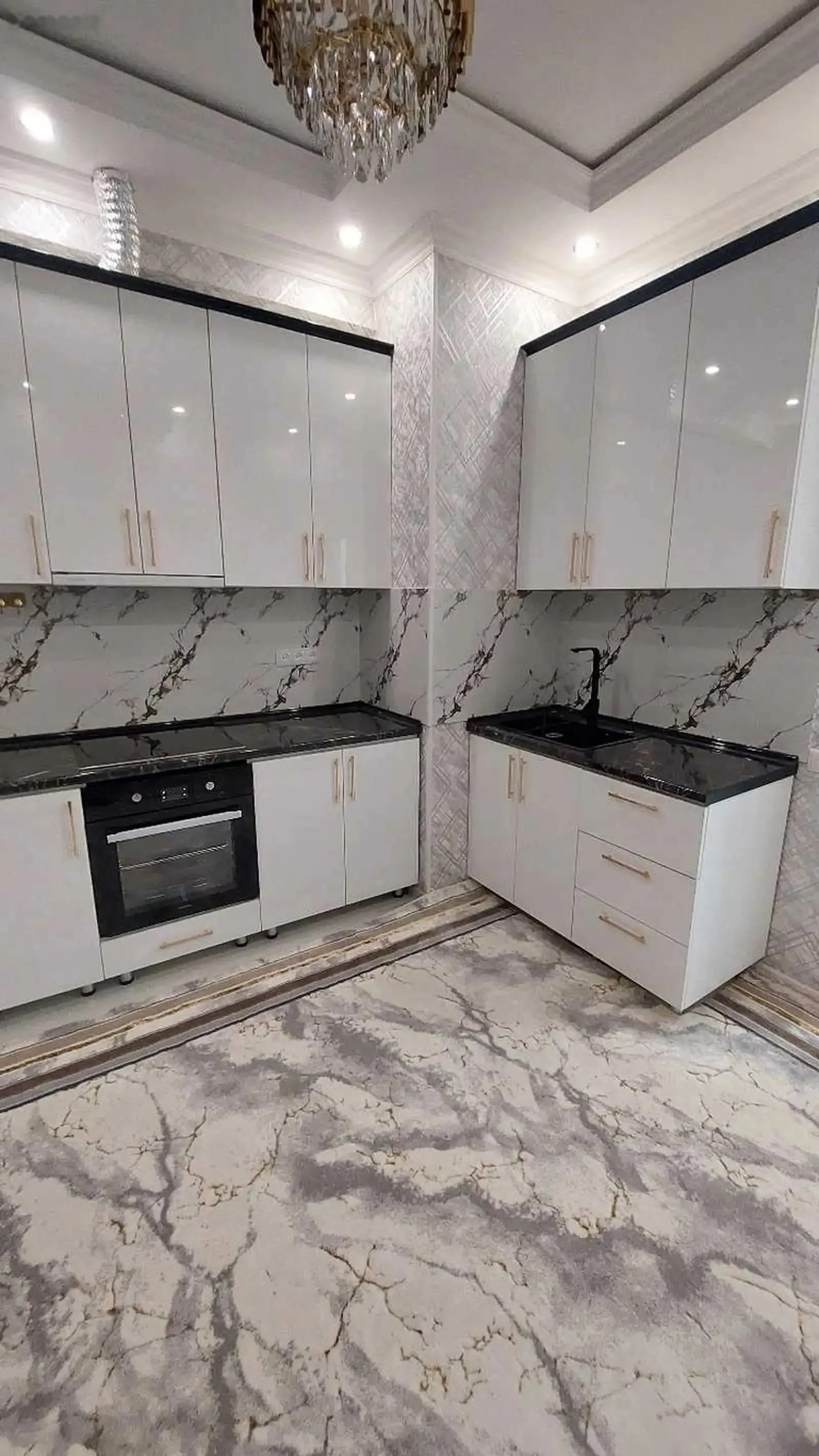 2-комн. квартира, 6 этаж, 76м², Сино 82мкр