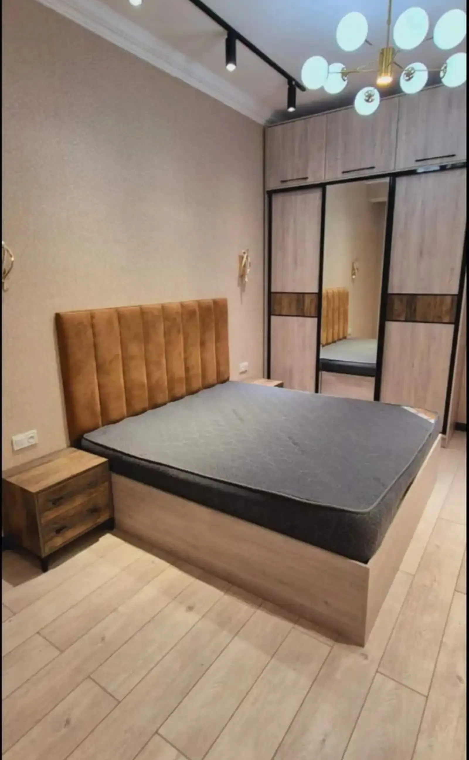 2-комн. квартира, 13 этаж, 80м², ДОМ ПЕЧАТ АЛФЕМО
