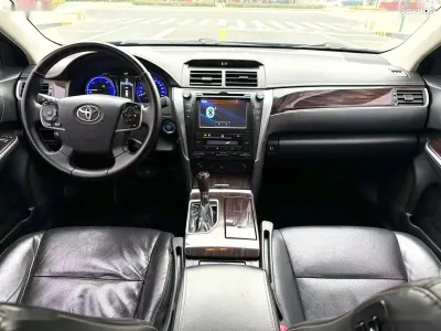 Toyota Camry, 2016