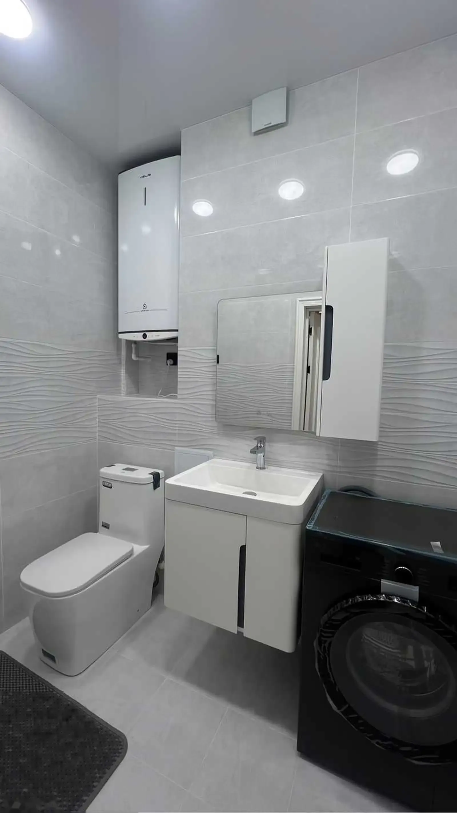 3-комн. квартира, 3 этаж, 107м², И Сомони, Гранд отель