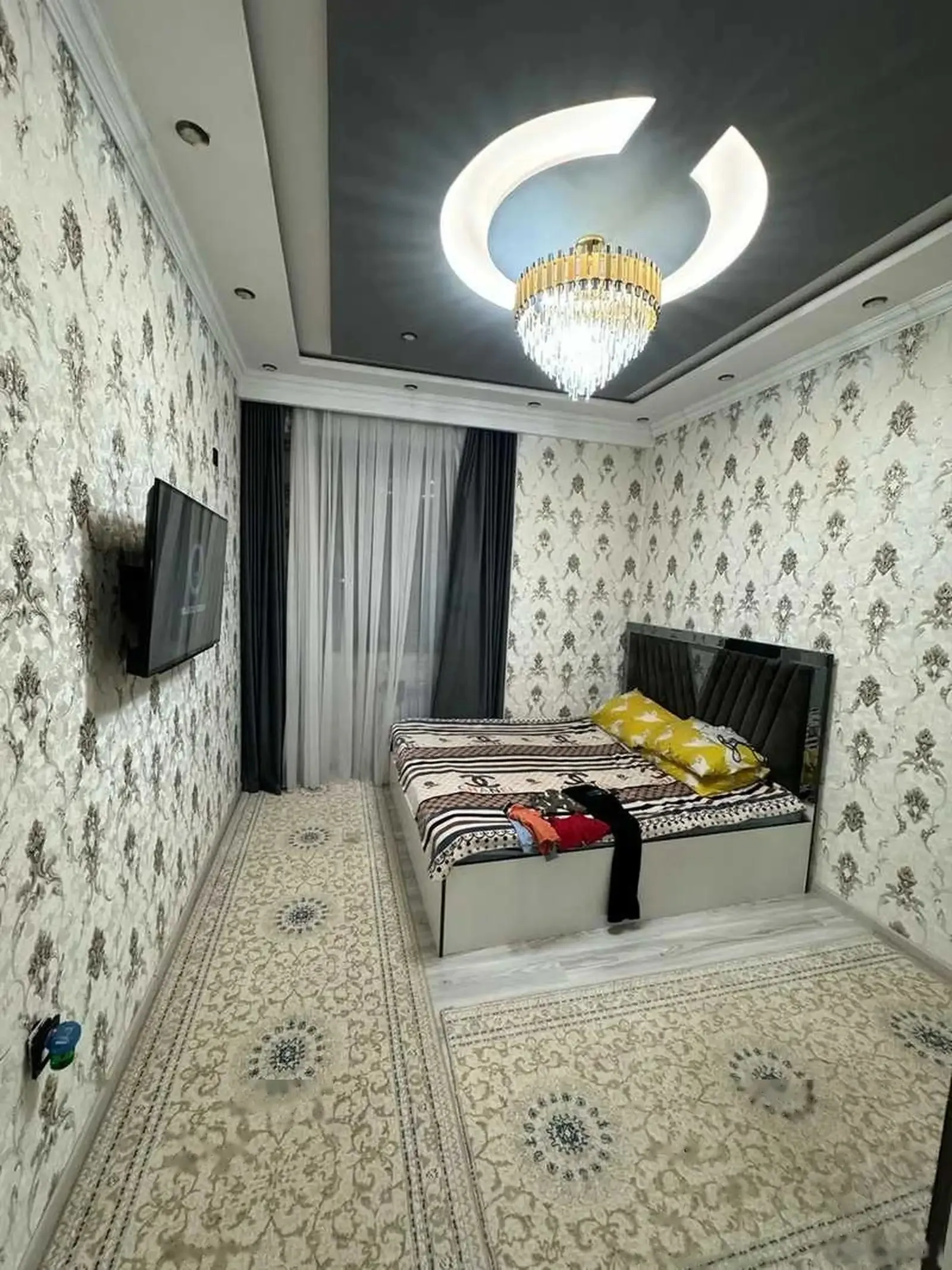 2-комн. квартира, 8 этаж, 70м², голубой экран