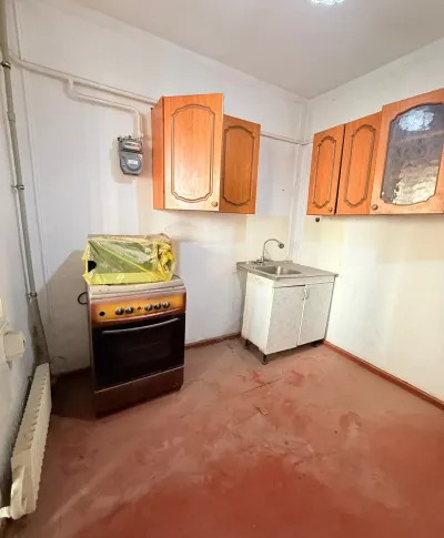 3-комн. квартира, 1 этаж, 58 м², 101мкр. перед эстокадой 82мкр