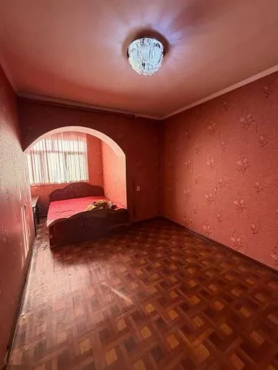2-комн. квартира, 3 этаж, 62м², сино