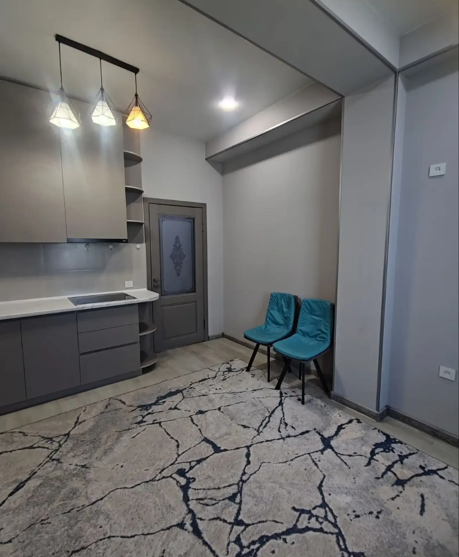 4-комн. квартира, 10 этаж, 111м², Молодежный театр