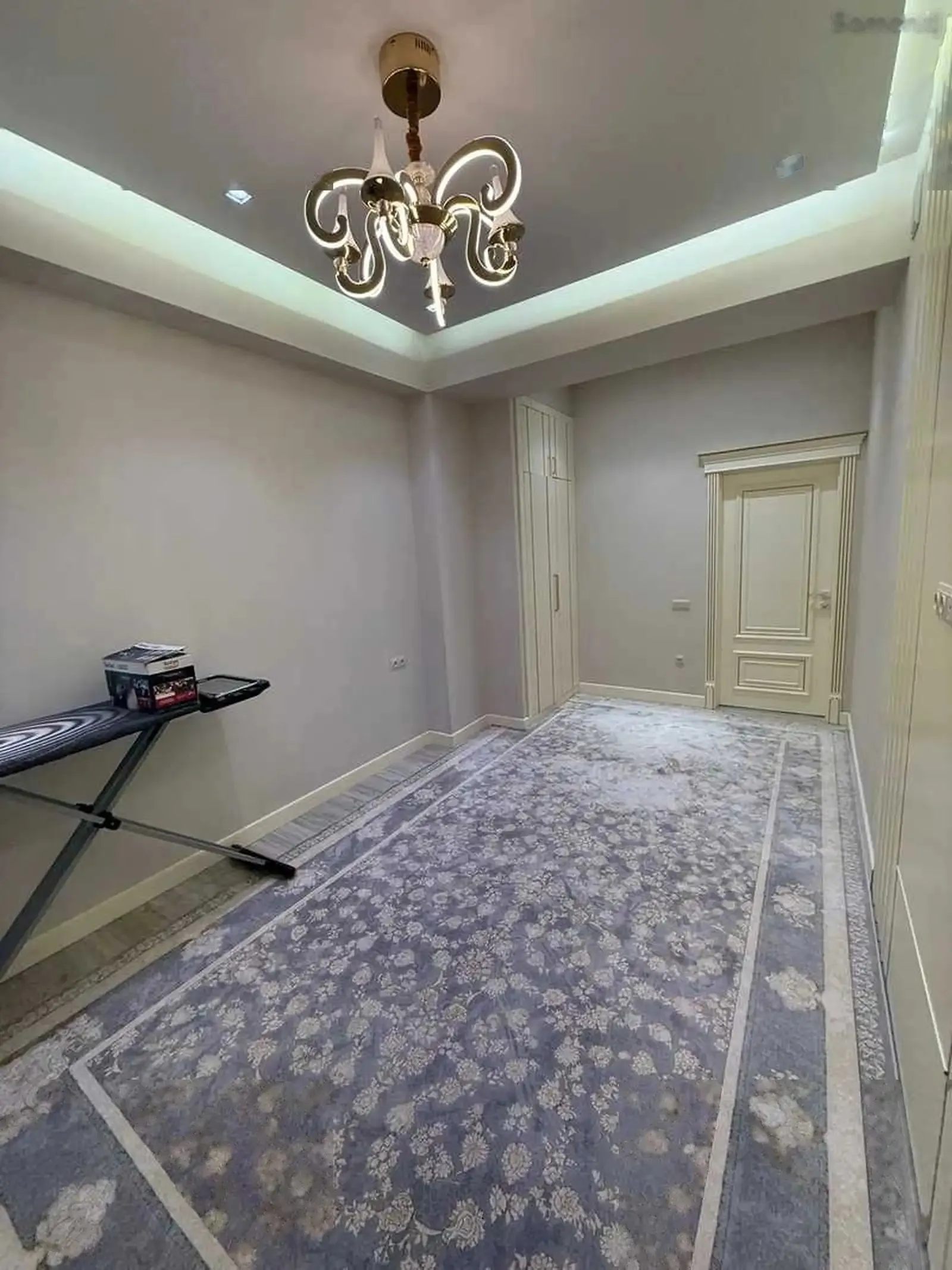 3-комн. квартира, 9 этаж, 97м², н.Шохмансур кучаи Садриддин Айни