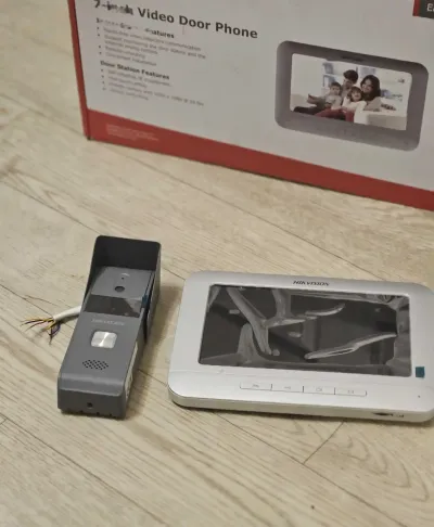 Домафон Hikvision KIS 205