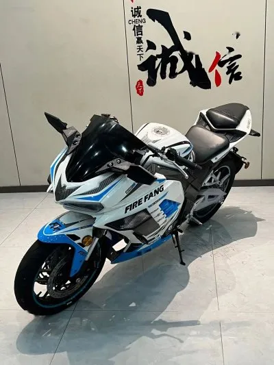 Мотоцикл Kawasaki 400 cc