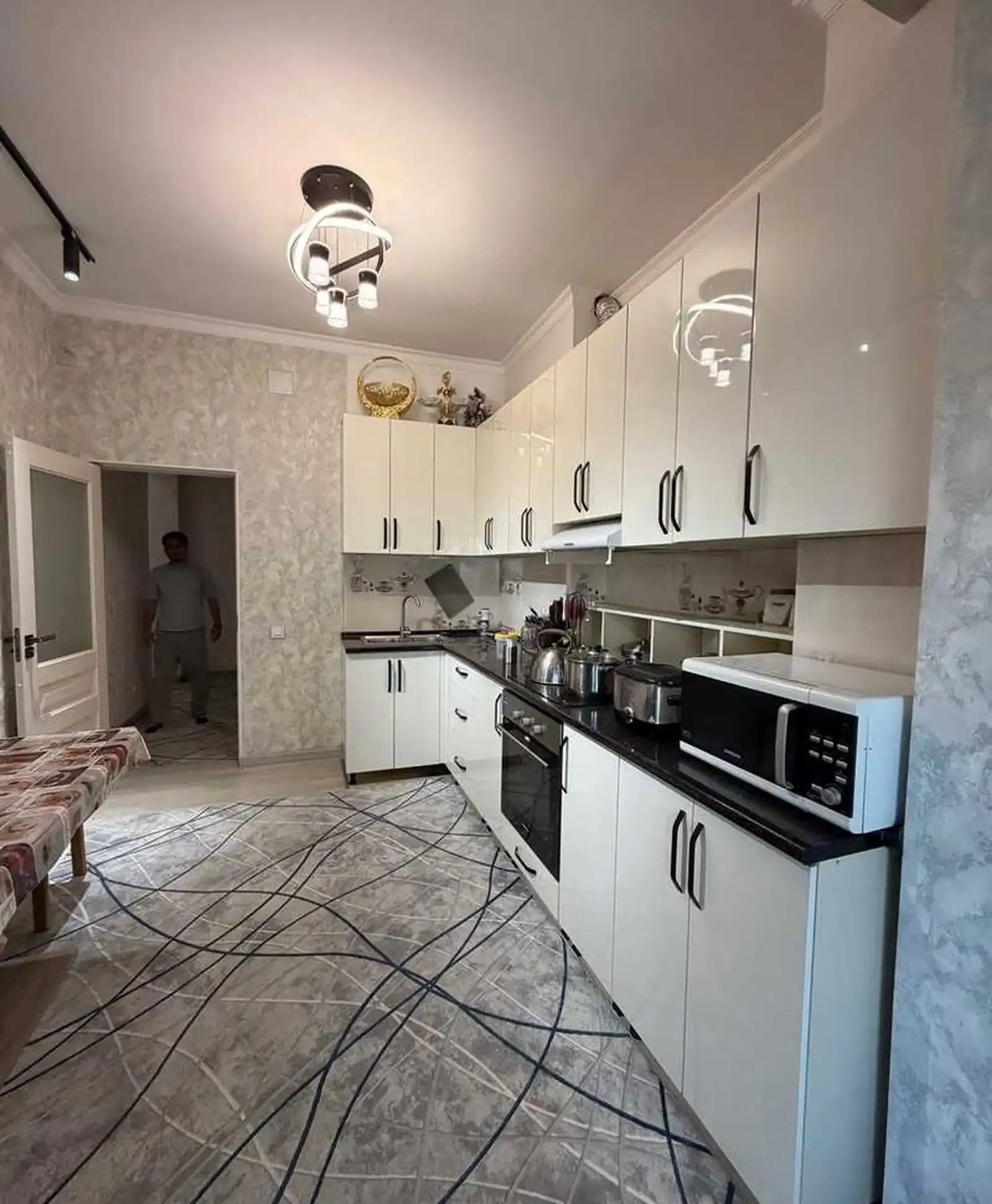 2-комн. квартира, 9 этаж, 82м², Ёқут 2000,Доми Зирбак