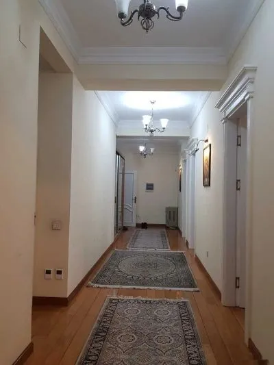 3-комн. квартира, 8 этаж, 131м², ул. Истаравшан