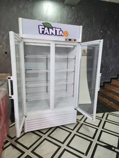 Витринный Холодильник