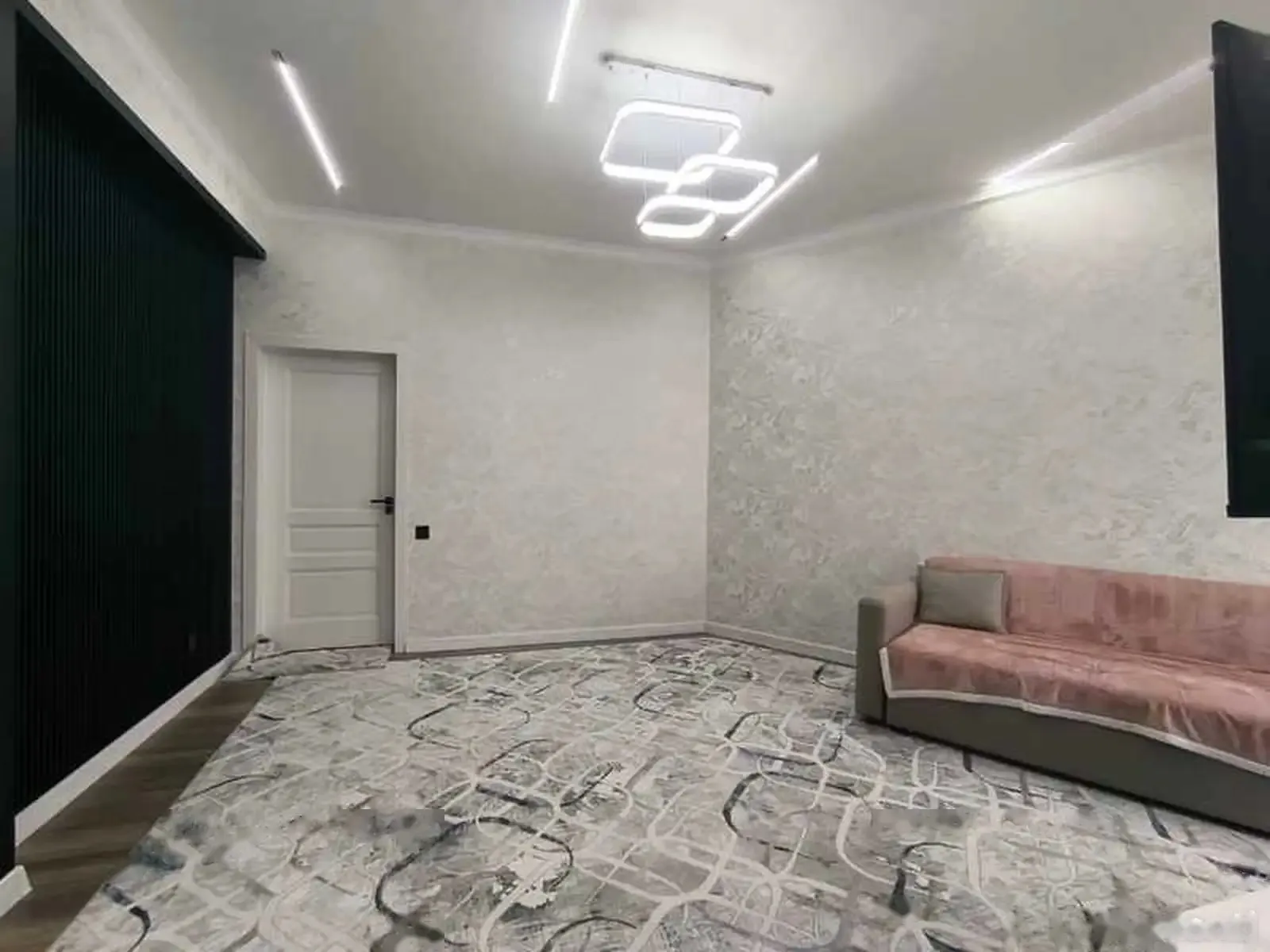2-комн. квартира, 20 этаж, 72м², Дом печати