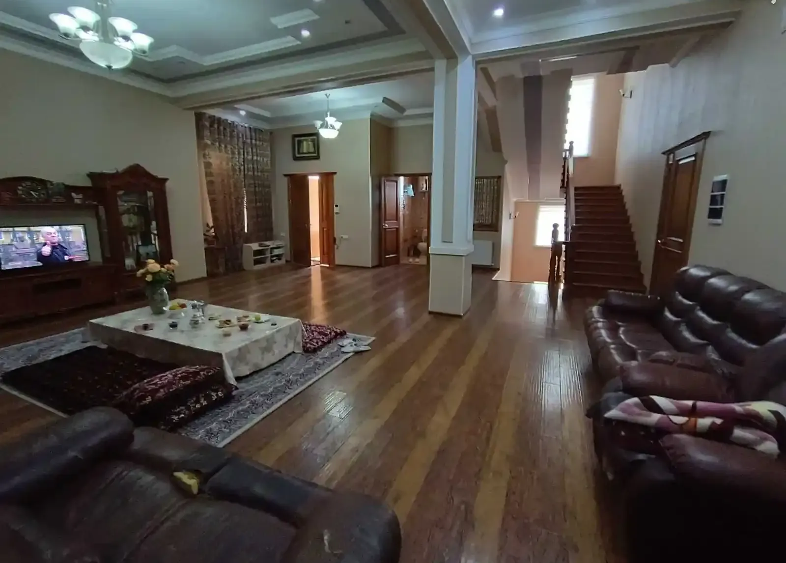3-этажный, 8 комнатный дом, 826 м², Сино
