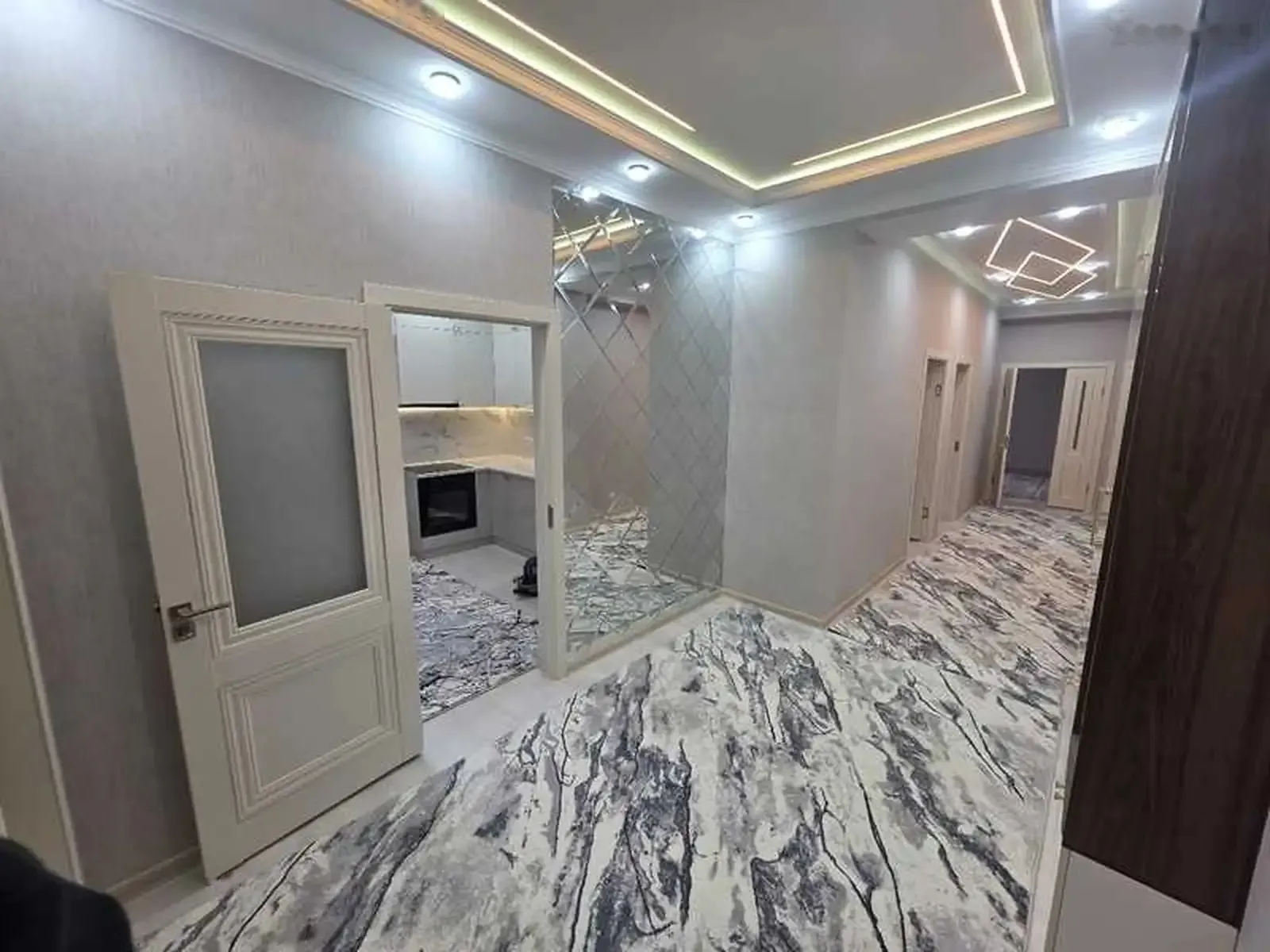 5-комн. квартира, 13 этаж, 140м², Роддом