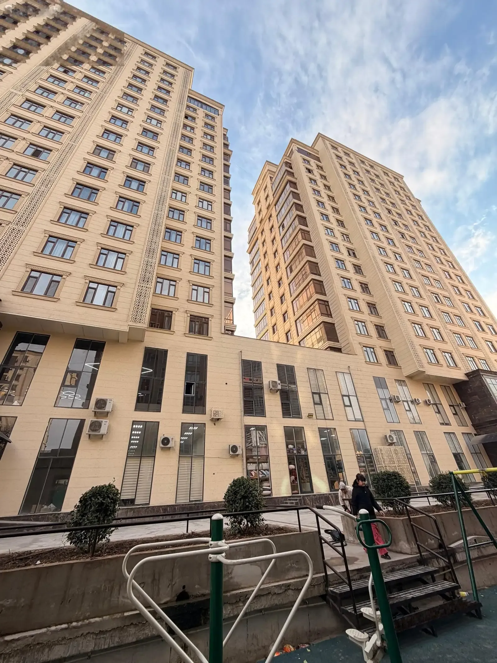 2-комн. квартира, 3 этаж, 95 м², 82 мкр, Доми Гулдаста