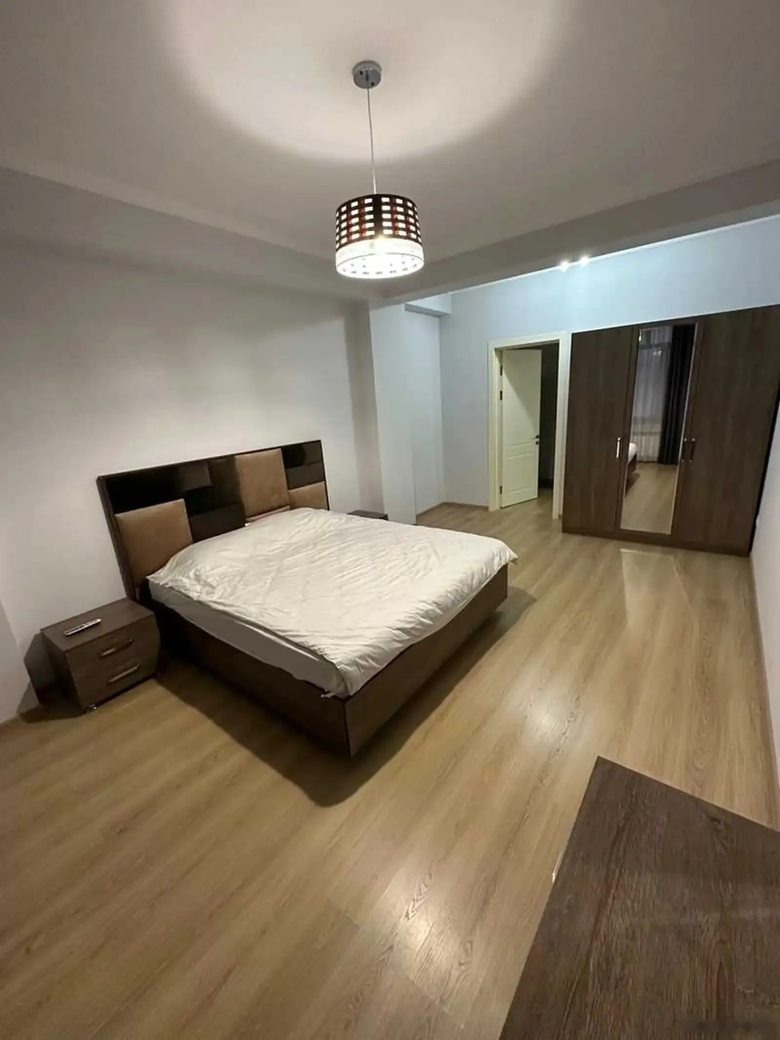 3-комн. квартира, 4 этаж, 136м², дом печати