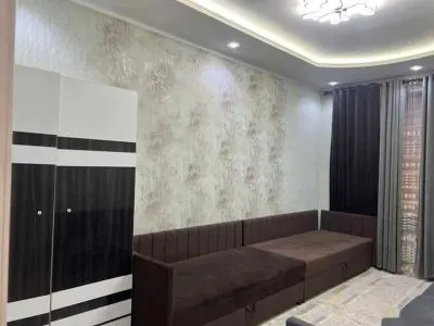 3-комн. квартира, 1 этаж, 100м², 82 мкр, лесная сказка