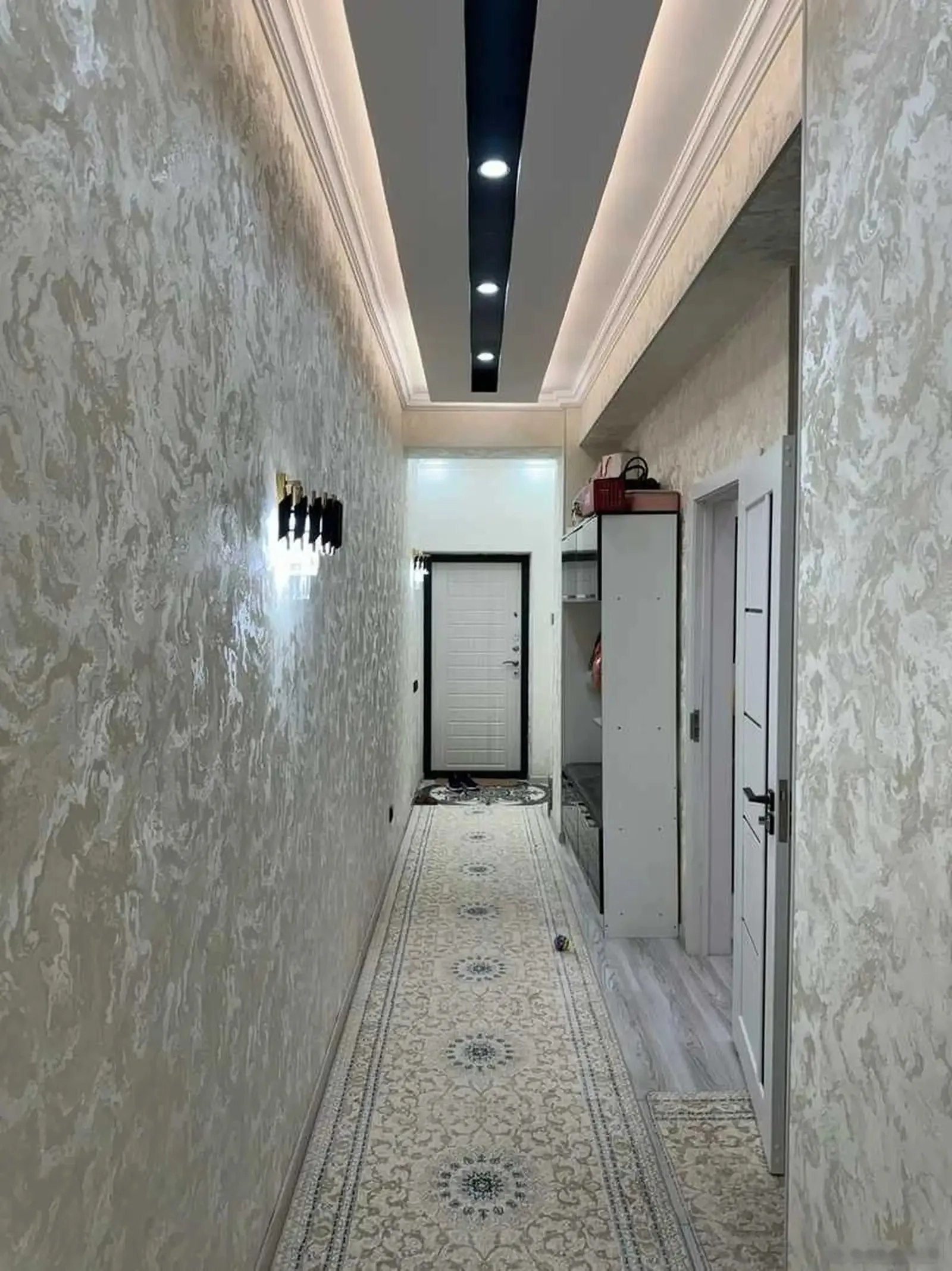 2-комн. квартира, 8 этаж, 70м², голубой экран