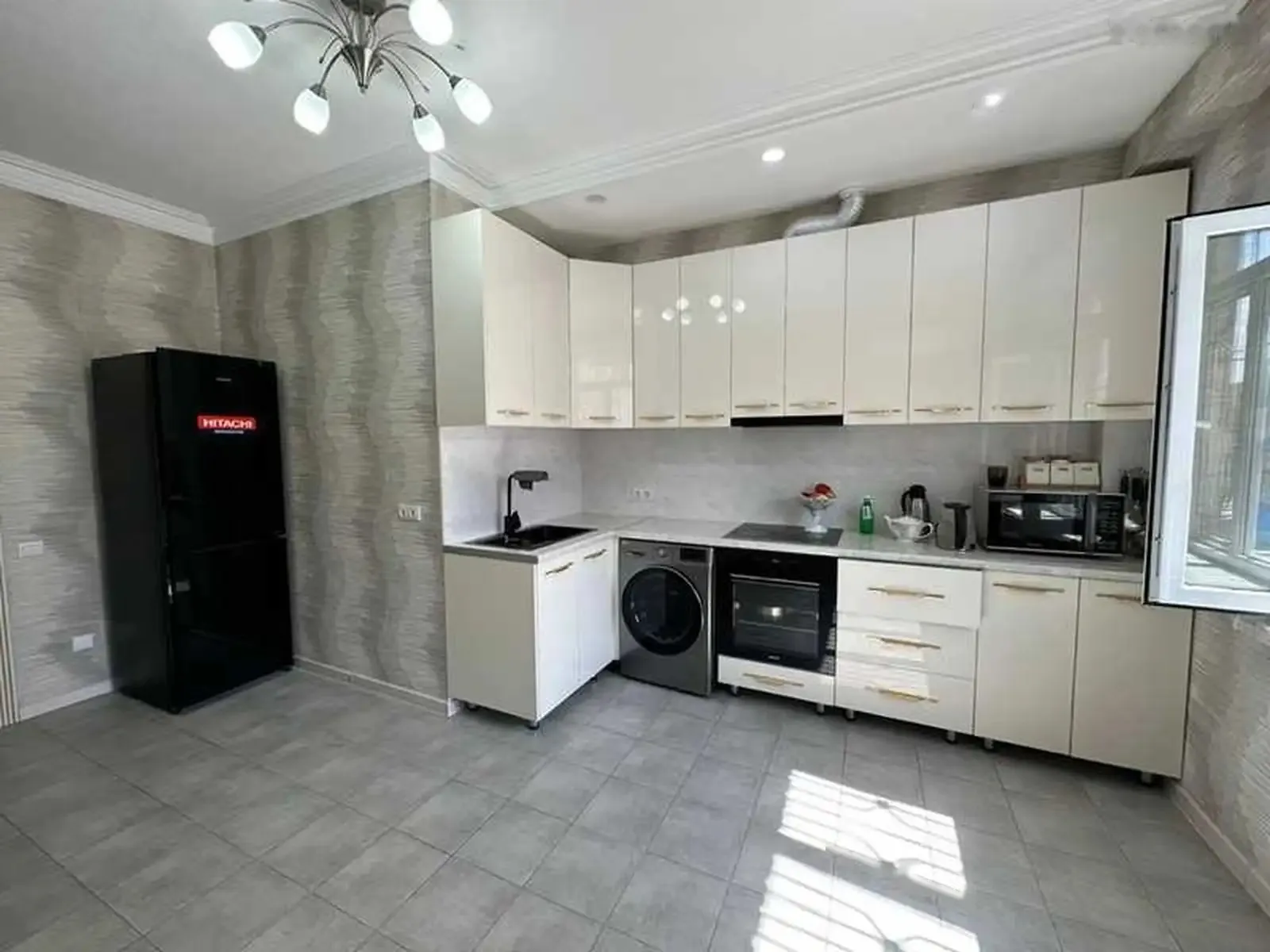3-комн. квартира, 11 этаж, 95м², Овир
