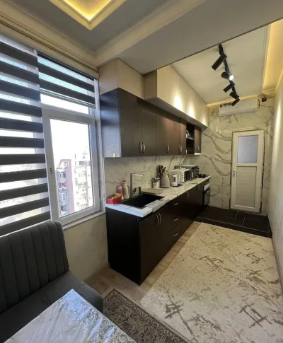 2-комн. квартира, 11 этаж, 77 м²,  65 мкр