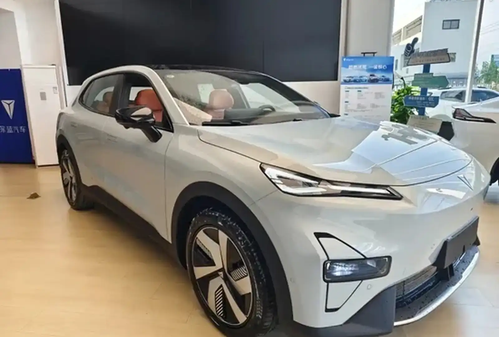 Changan Deepal SL03 2025