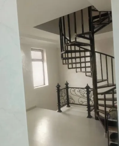 3-этажный, 6 комнатный дом, 250 м², Шохмансур
