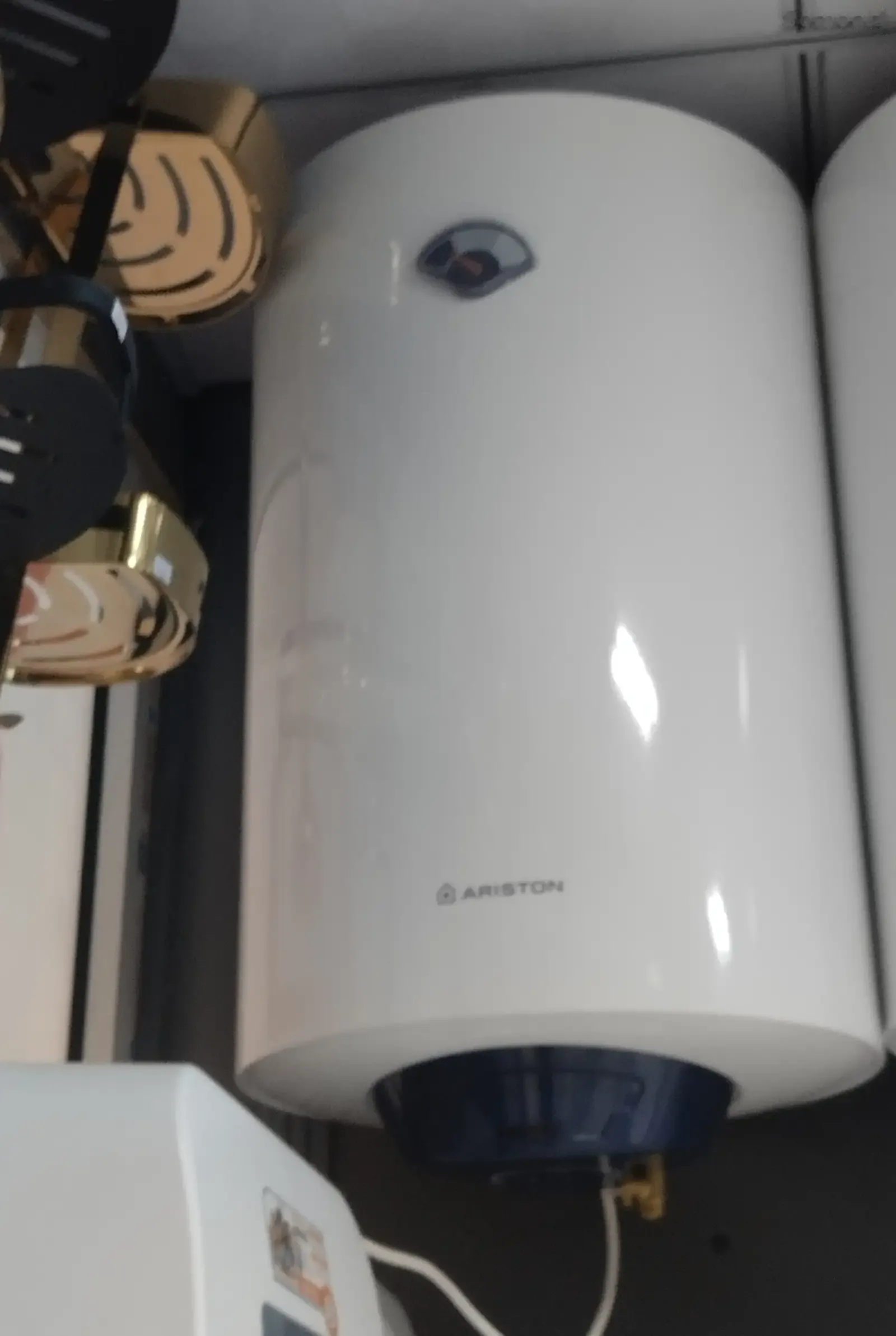 Водонагреватель Ariston 80л