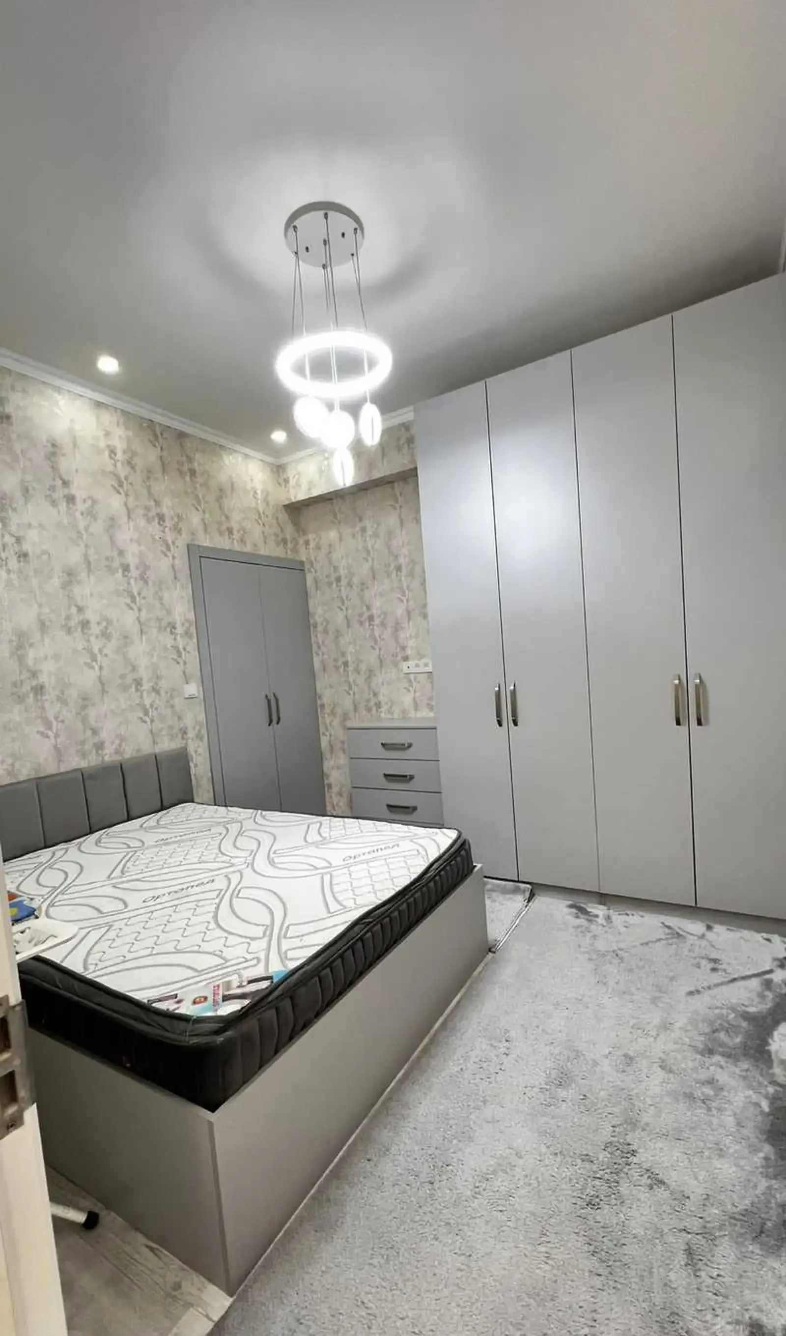 3-комн. квартира, 13 этаж, 70м²,Голубой экран