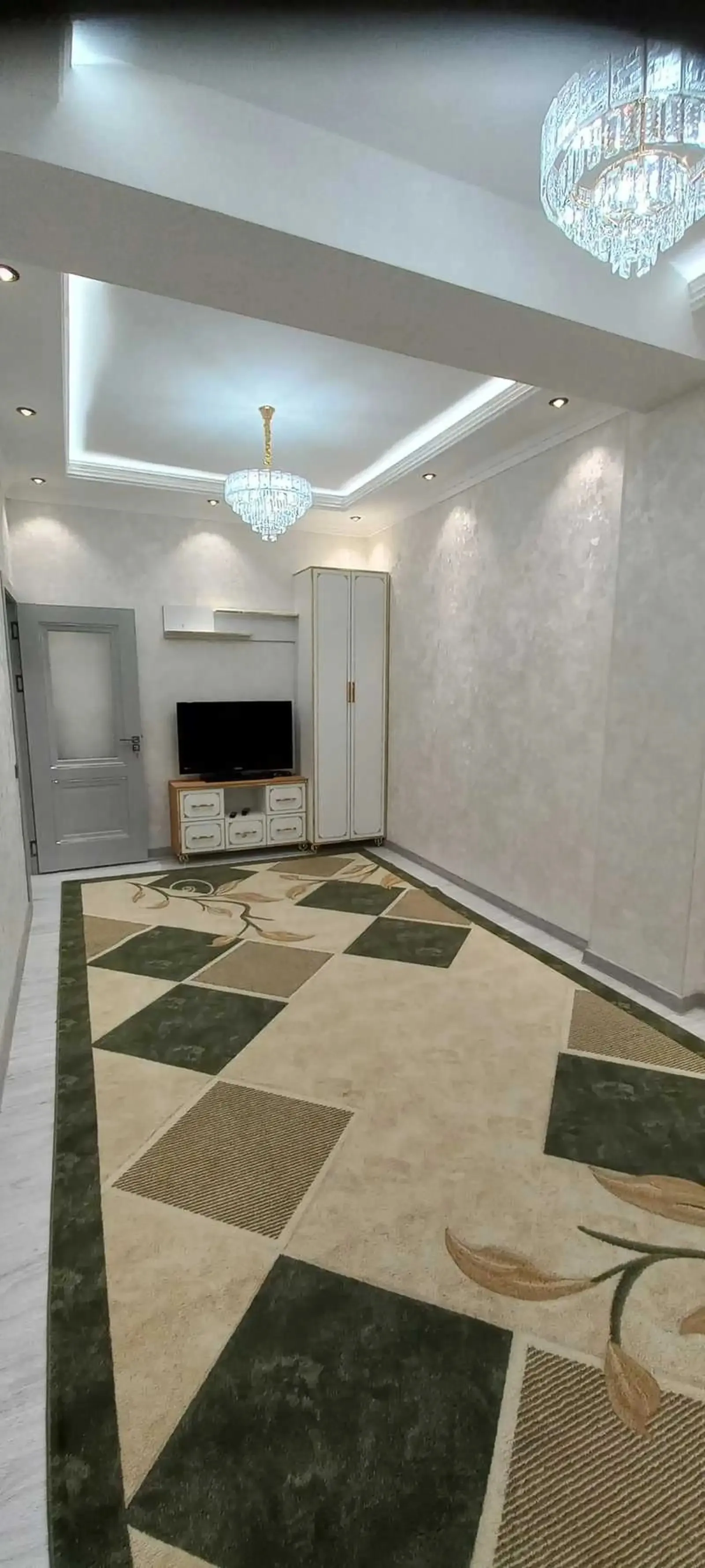 2-комн. квартира, 5 этаж, 65м², Цирк, пеши садик