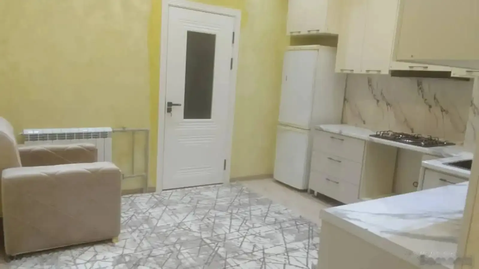 2-комн. квартира, 4 этаж, 80м², кӯч. Карамов, назди масҷиди маркази