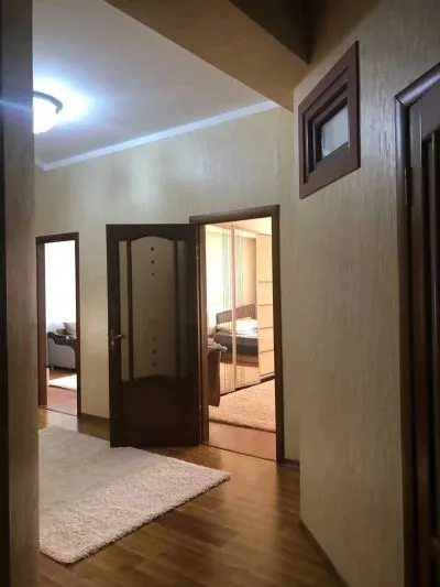 2-комн. квартира, 12 этаж, 68м², шохтемур 25 парламент