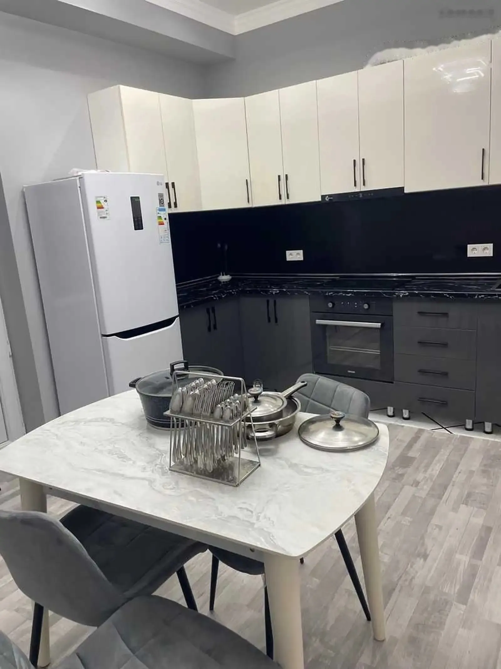 2-комн. квартира, 10 этаж, 80м², Ботанический сад
