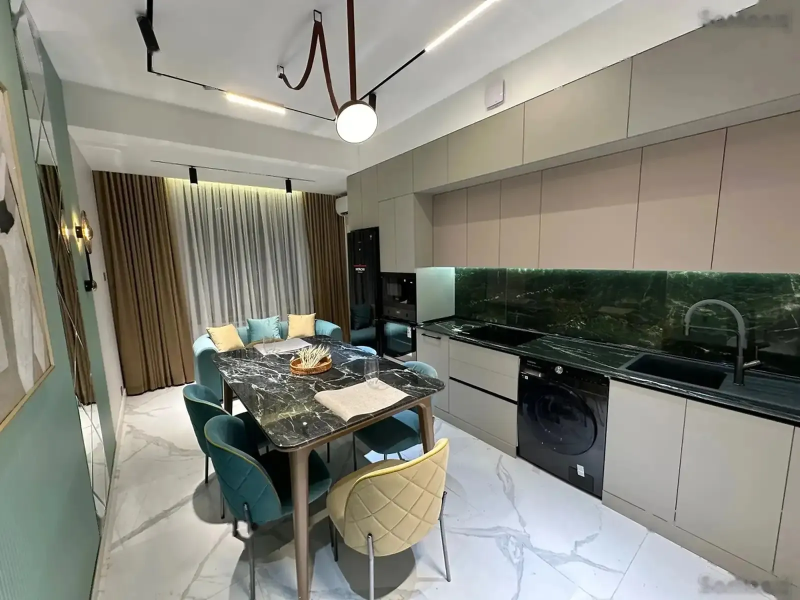 2-комн. квартира, 10 этаж, 86м², Шохмансур