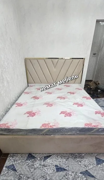 Кровать