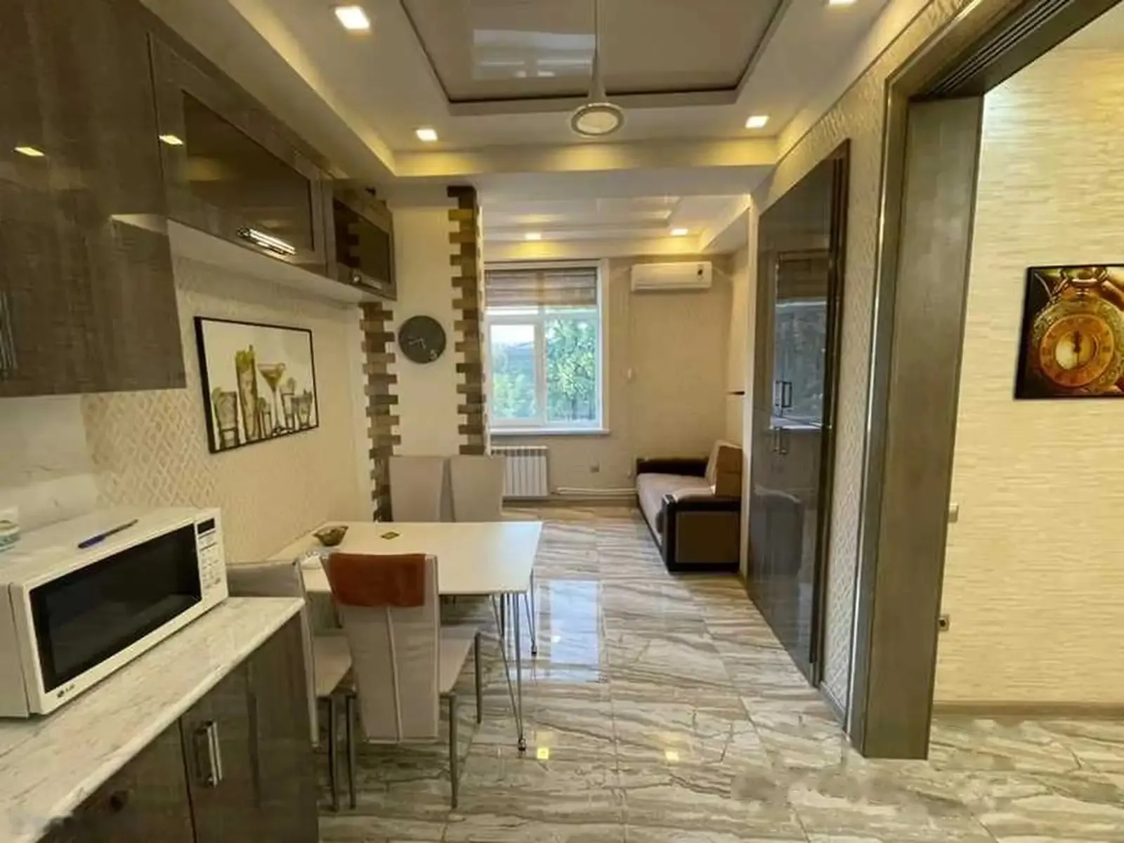 2-комн. квартира, 3 этаж, 70м², Бустон сити