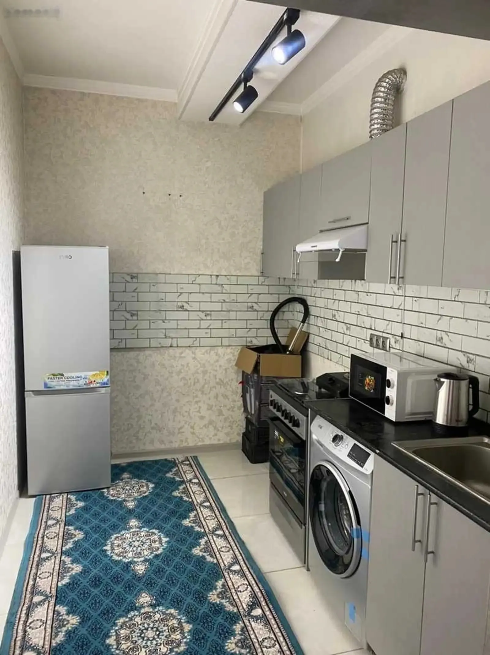 2-комн. квартира, 12 этаж, 53м², Шохмансур