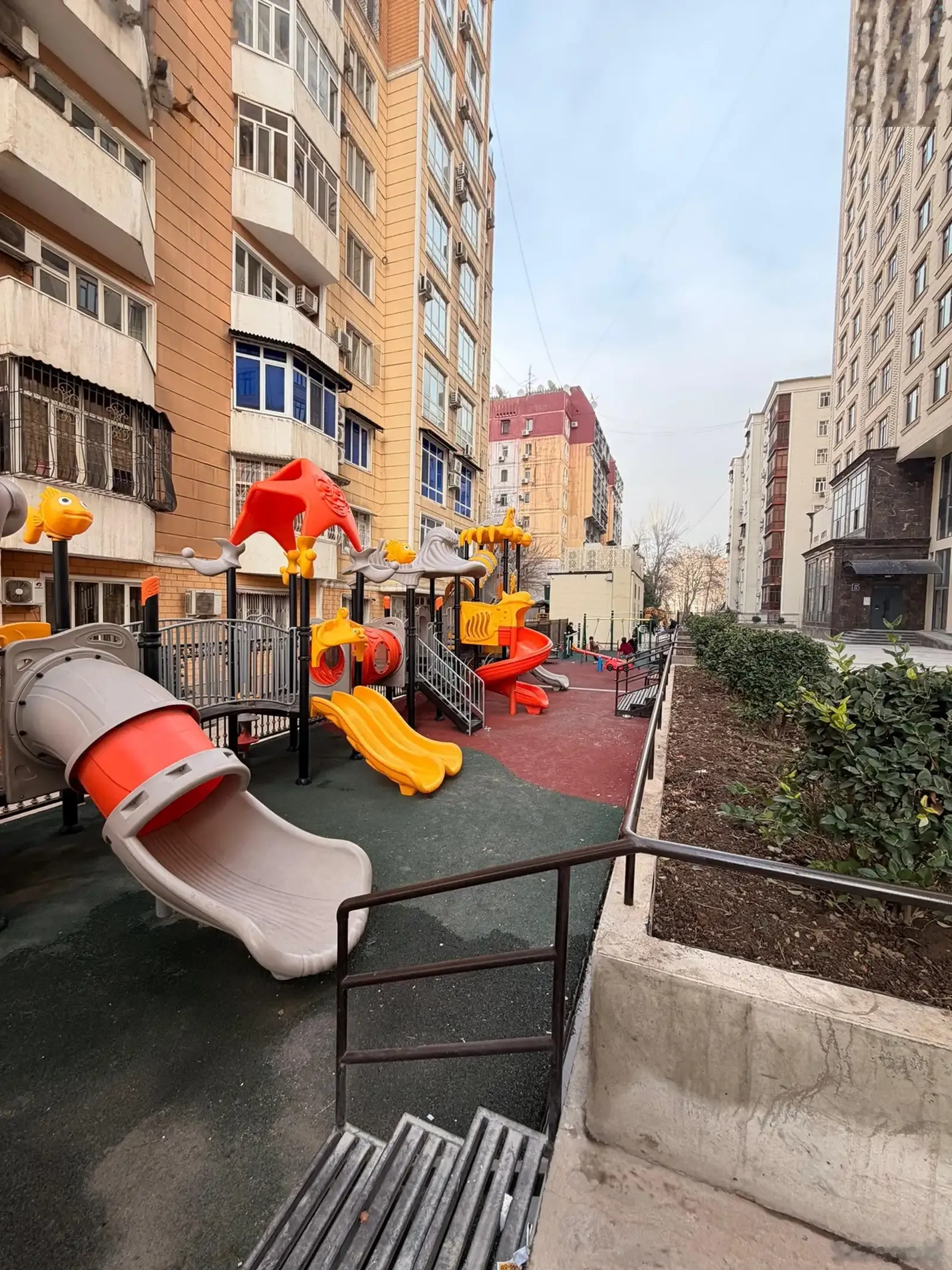 2-комн. квартира, 3 этаж, 95 м², 82 мкр, Доми Гулдаста