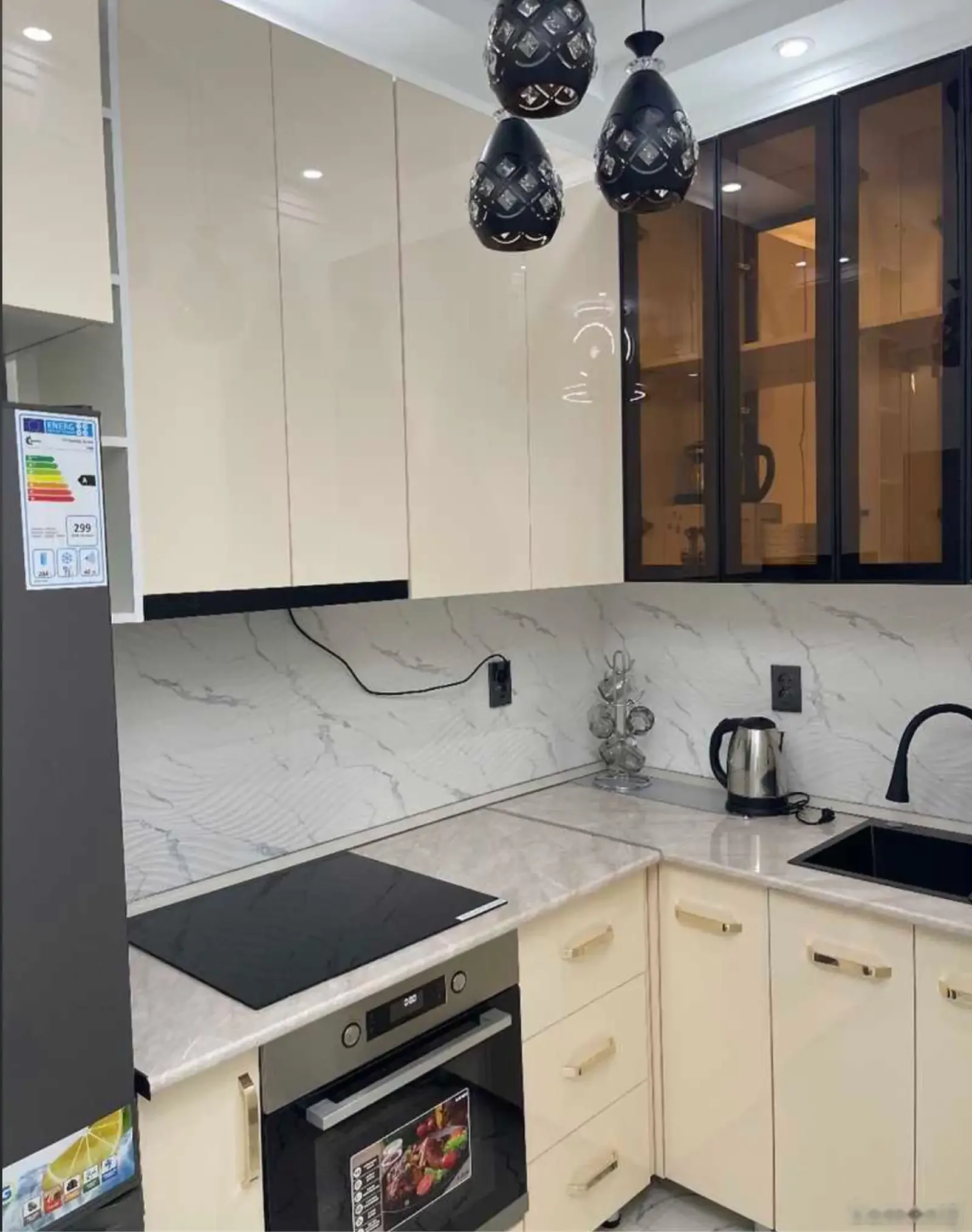 2-комн. квартира, 3 этаж, 55м², Сафо, Пединститут
