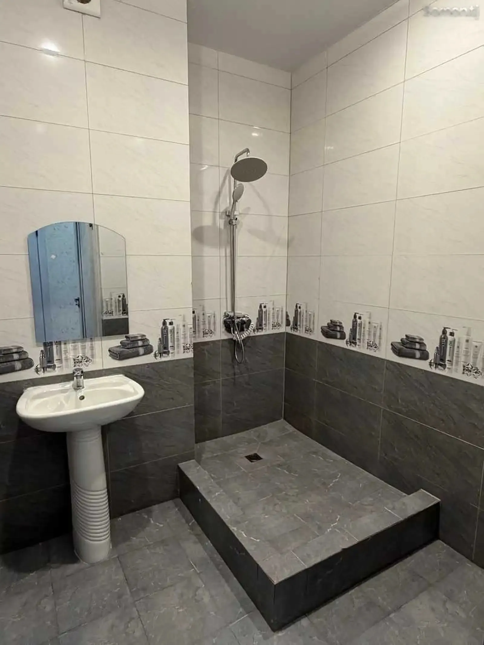 2-комн. квартира, 2 этаж, 76м², Лучоб Себистон