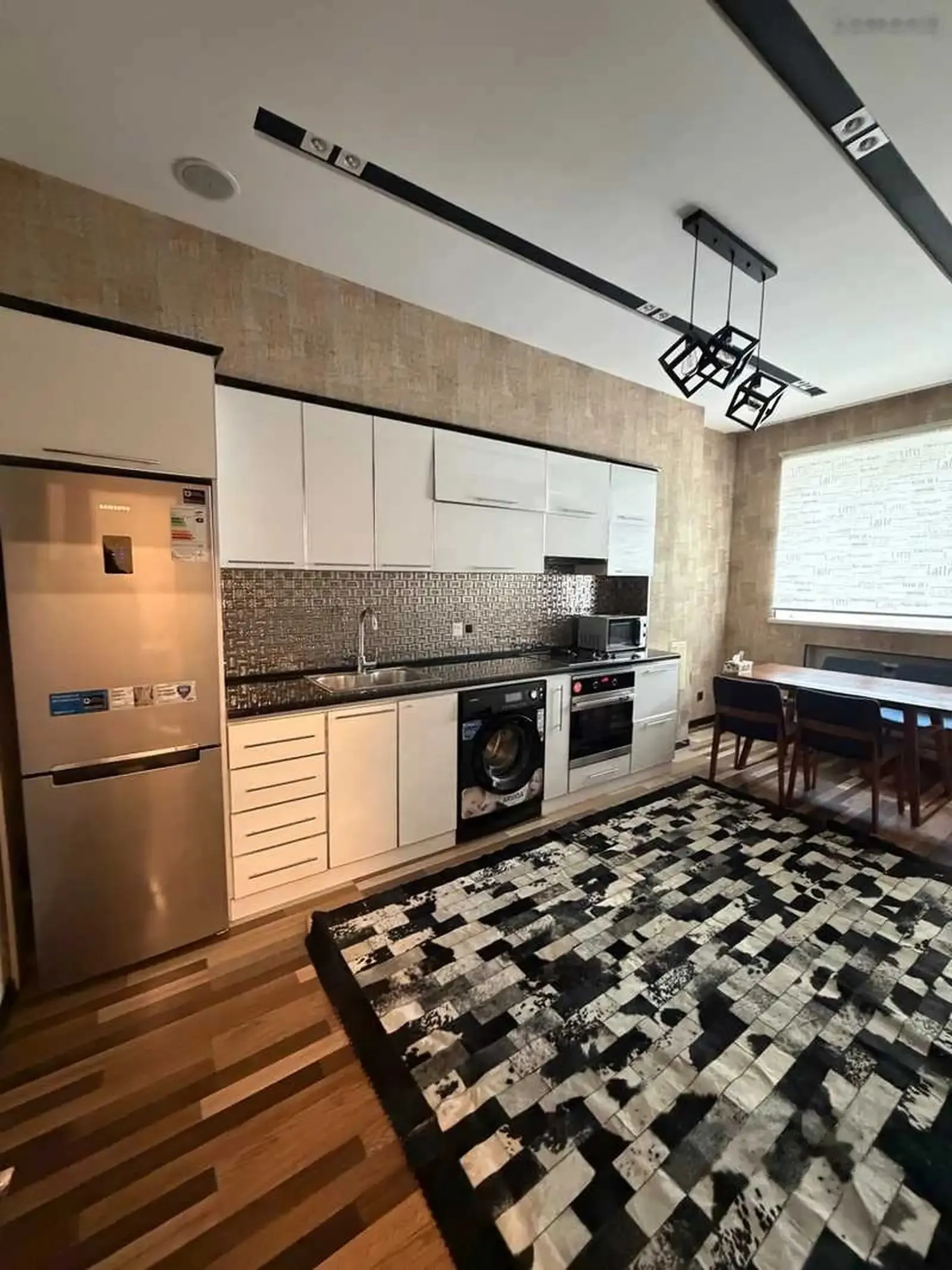 2-комн. квартира, 15 этаж, 54м², Cомони