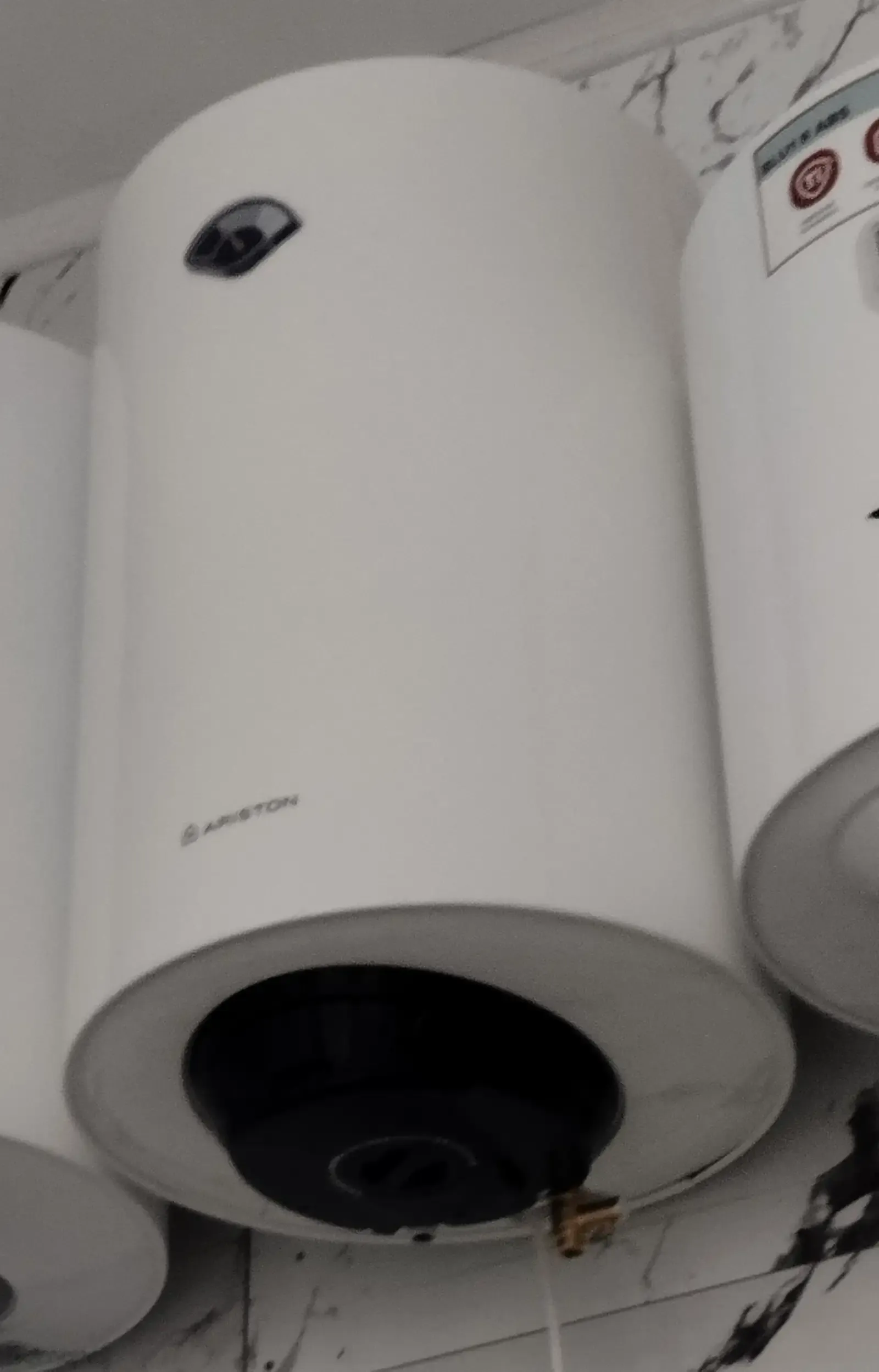 Водонагреватель Ariston 80л