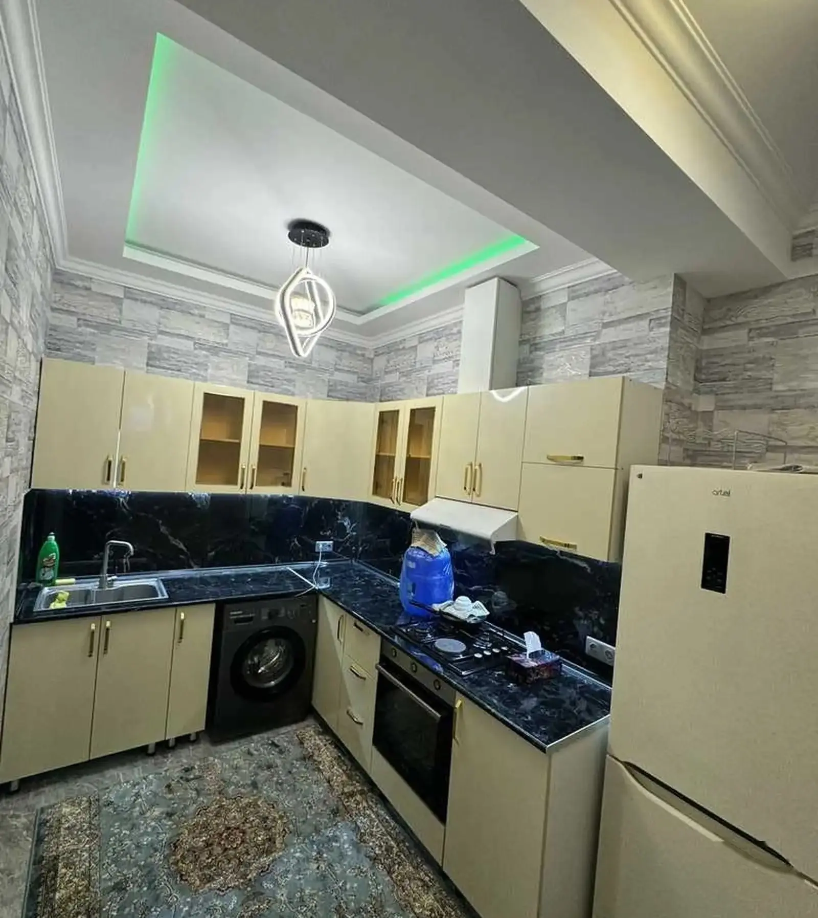 2-комн. квартира, 5 этаж, 60м², Сино